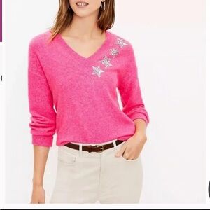 Like New Loft Pink V Neck Sweater with 4 Sequence, stars ⭐️ Size Medium